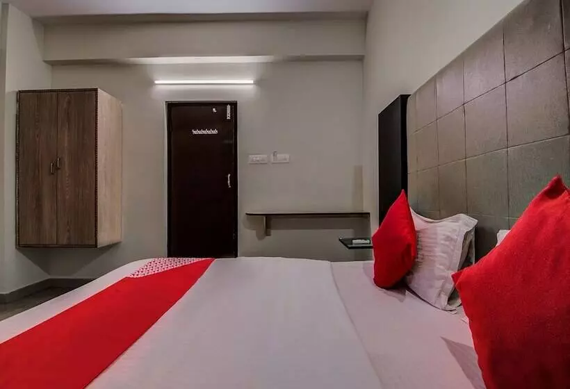 Fotos del hotel Oyo 10743 Silver Villa Guest House:  16
