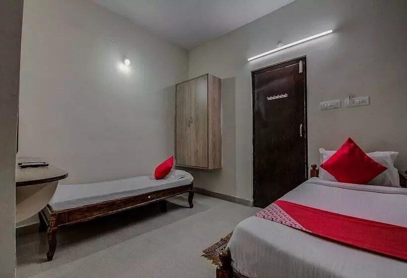 Fotos del hotel Oyo 10743 Silver Villa Guest House:  17
