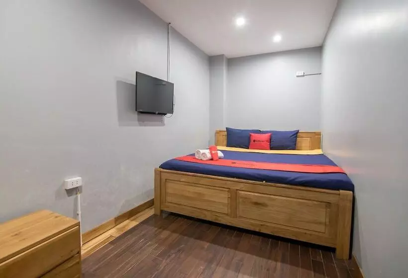 Reddoorz Hostel @ Signature Inn