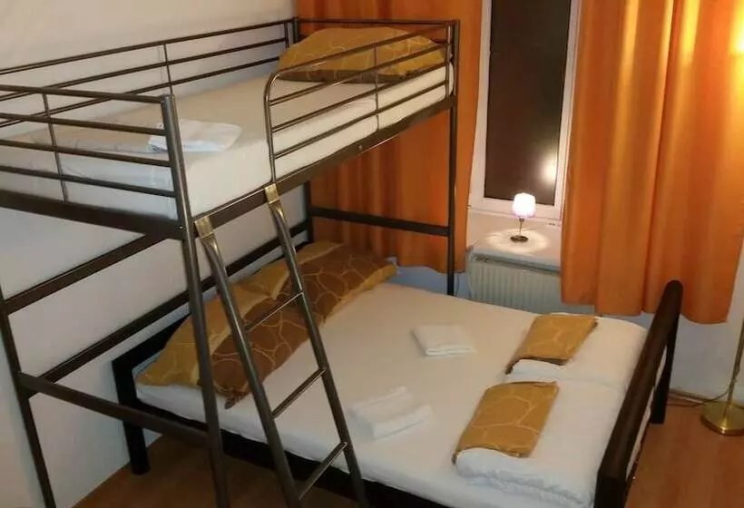 Fotos del hotel Pension Vienna Happymit:  17