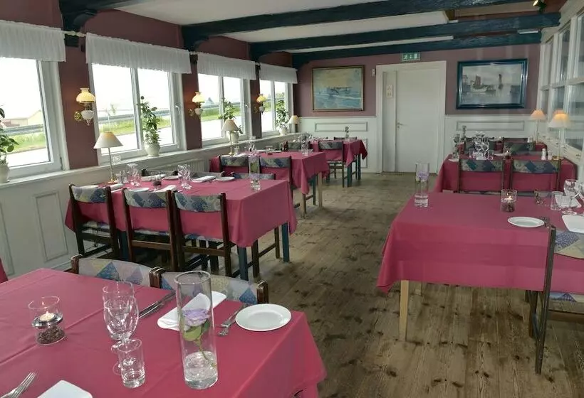 Fotos del hotel Hvalpsund Færgekro:  13