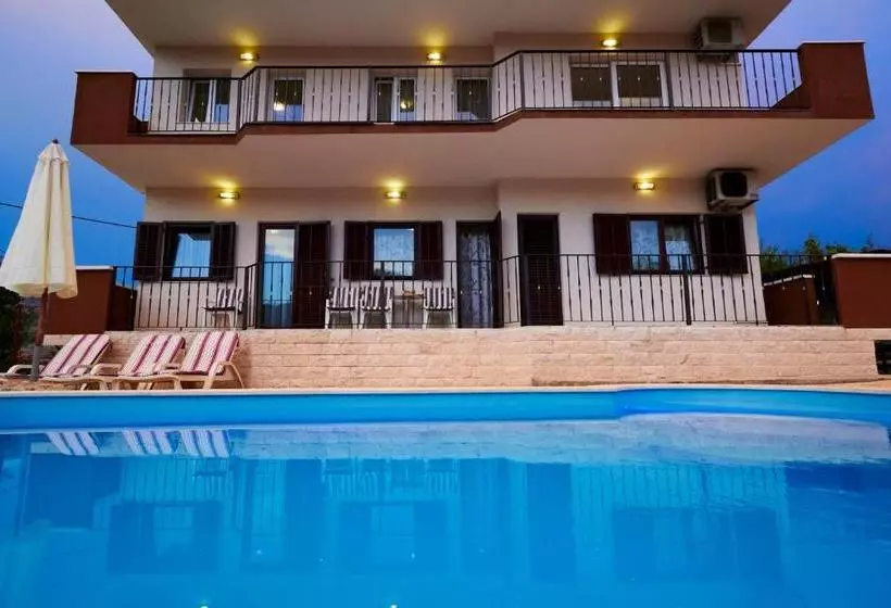 Fotos del hotel Villa Ivana:  6