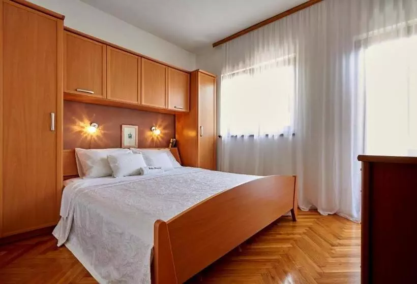 Fotos del hotel Villa Ivana:  11
