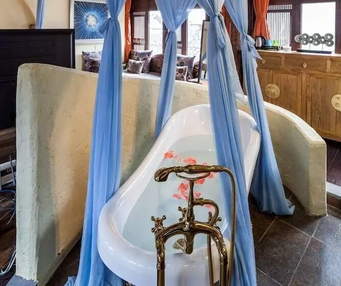 Fotos del hotel Blooming Island Baisui Yuan:  2
