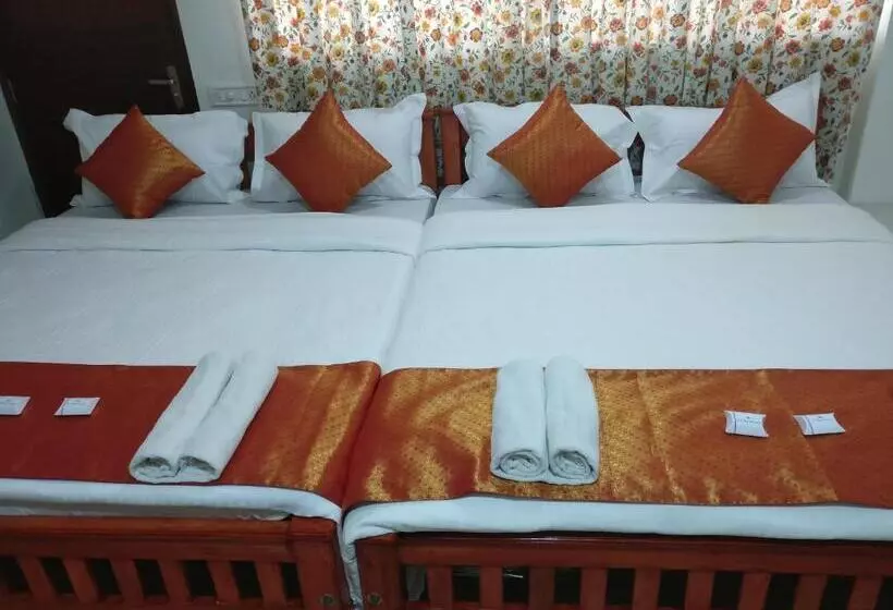 Fotos del hotel A V Residency:  23