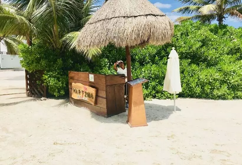 Fotos del hotel Aquamarina Suites:  3