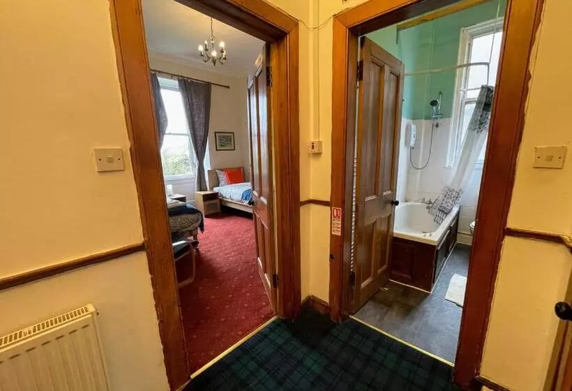 Fotos del hotel Airdenair Guest House:  2