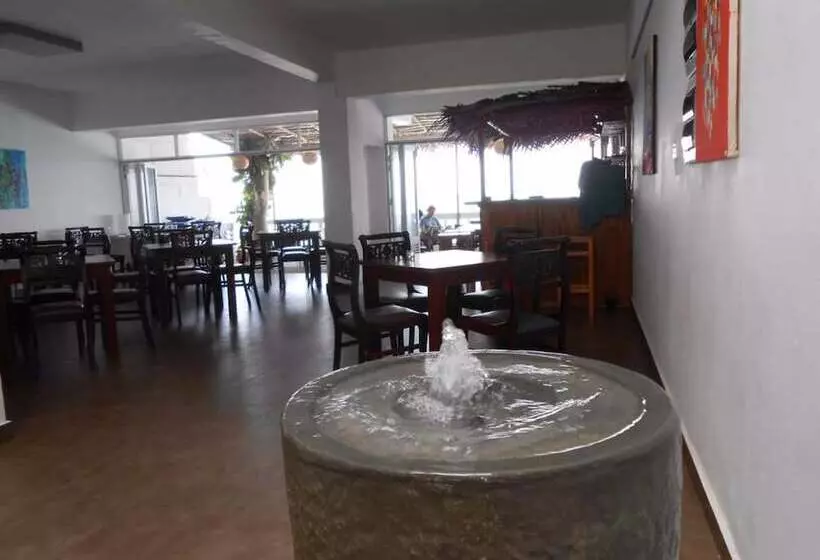 Fotos del hotel Coral Seas Beach Hikkaduwa:  2