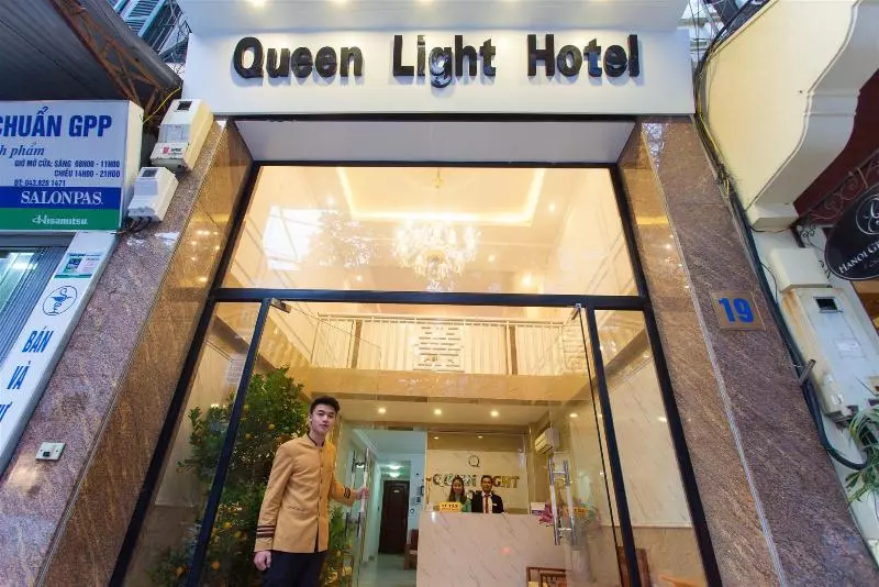 Queen Light