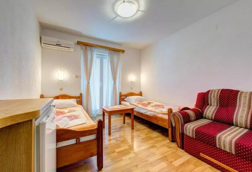Fotos del hotel Pansion Glory:  8