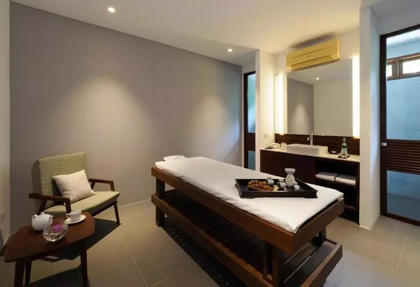 Fotos del hotel The Bale Phnom Penh Resort:  7