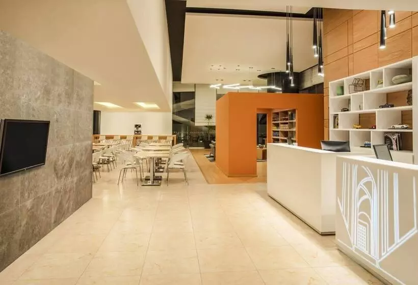 Fotos del hotel Fiesta Inn Express Queretaro Constituyentes:  2