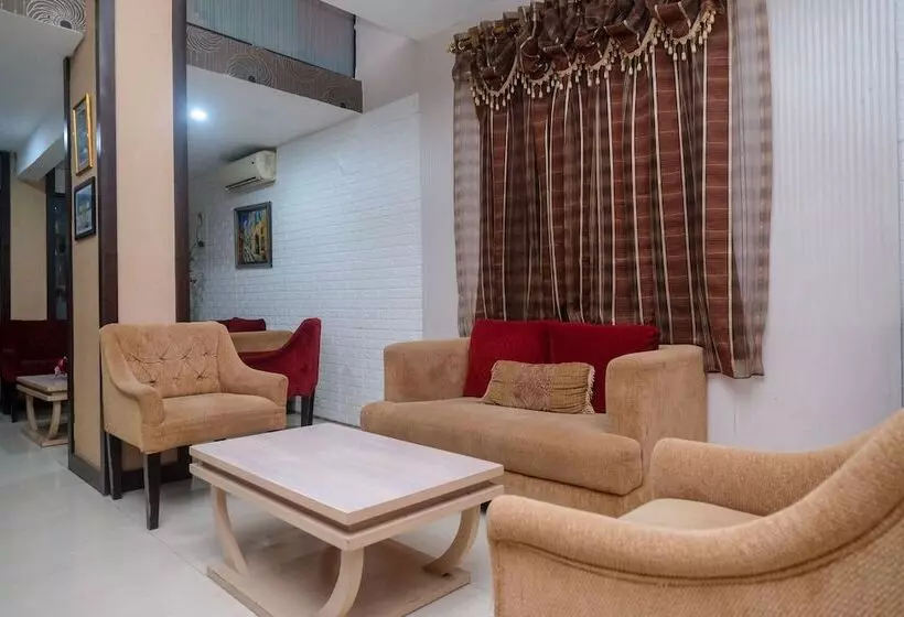 Fotos del hotel Reddoorz Plus @ Grand Populer:  4