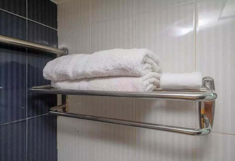 Fotos del hotel Reddoorz Plus @ Grand Populer:  25