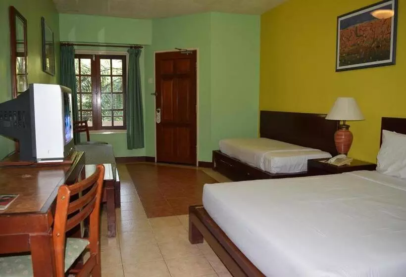 Fotos del hotel Bukit Merah Laketown Resort:  17