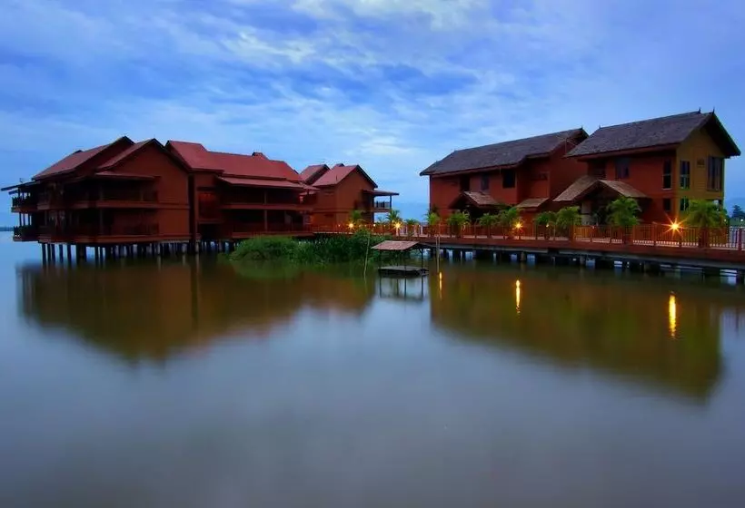 Fotos del hotel Bukit Merah Laketown Resort:  15