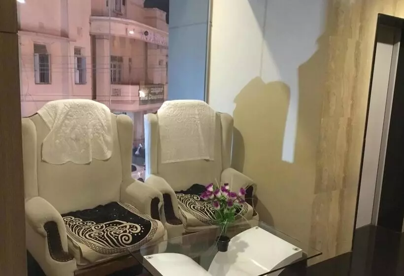 Fotos del hotel Samasth Room And Suites:  6