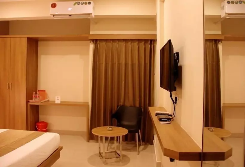Fotos del hotel Samasth Room And Suites:  11