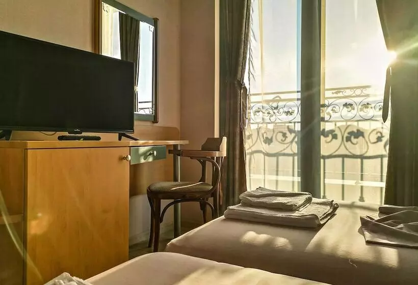 Fotos del hotel Empera:  8