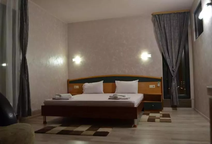 Fotos del hotel Empera:  6