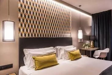 Up Rooms Vic - Vic