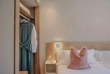 Amalurra Ecohotel & Retreat Center - Arcentales