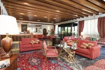 Pinewood Hotel Rome - Rome