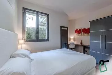Hotiday Aparthotel Firenze - Florencia