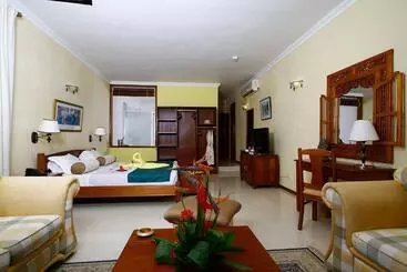 Hibiscus Boutique - Pereybere