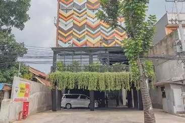 Reddoorz Premium @ Hotel Hebat - Bandung