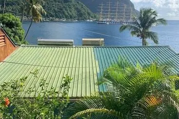 The Still Beach House - Soufriere