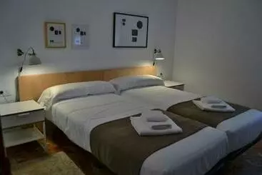 Tres Puentes Anguiano Apartamentos Y Hostal - Anguiano
