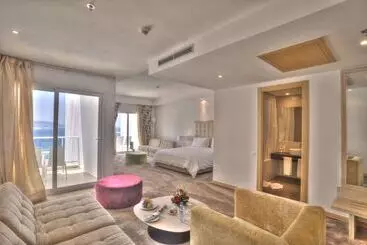 Farah Tanger - Tangier