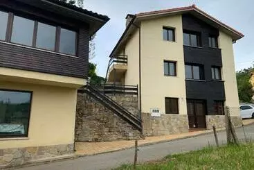 Apartamentos La Peral - Salas