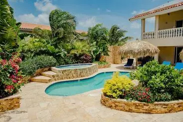 Wonderful 2 Bedroom Apartment 2 Km From Eagle Beach - Palm Beach