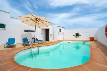 Villa With Amazing Views, Jacuzzi And Private Pool - San Bartolome
