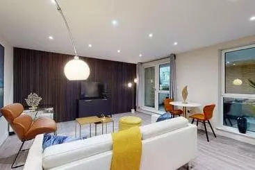 Hybrid Resi - Battersea - London