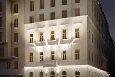 Three Corners Avenue - Budapest