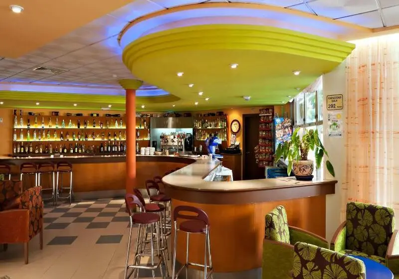 Fotos del hotel Alone:  4