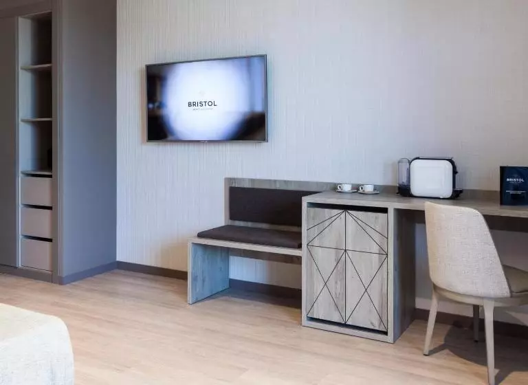 Fotos del hotel Bristol:  3