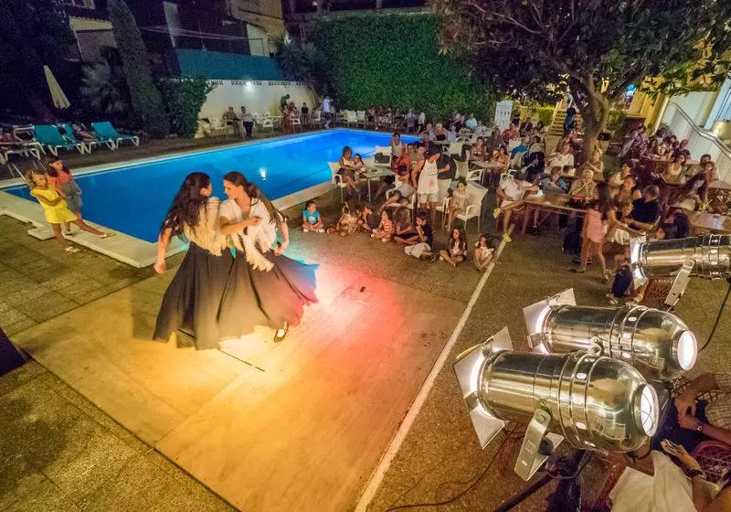 Fotos del hotel Checkin Pineda:  18