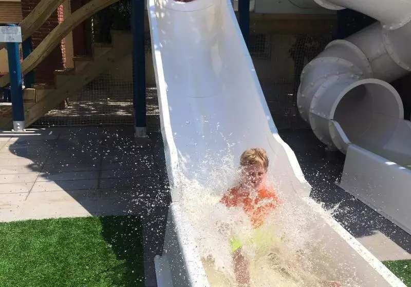 Fotos del hotel Checkin Pineda:  8