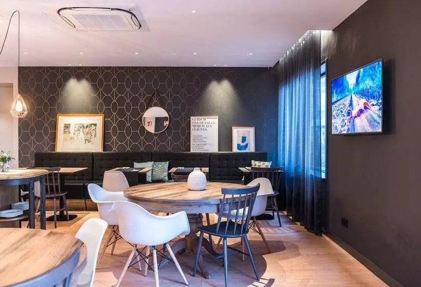 Fotos del hotel Up Rooms Vic:  25
