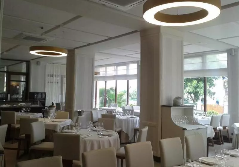 Fotos del hotel Las Rocas Playa:  2