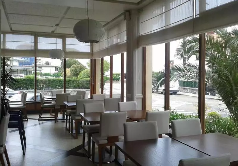 Fotos del hotel Las Rocas Playa:  7