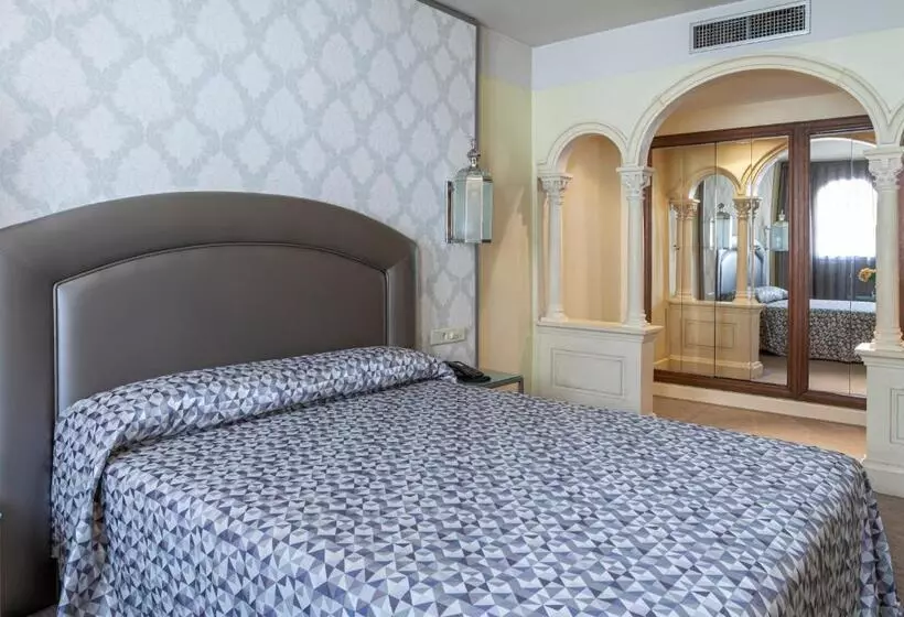 Fotos del hotel Maciá Alfaros:  11