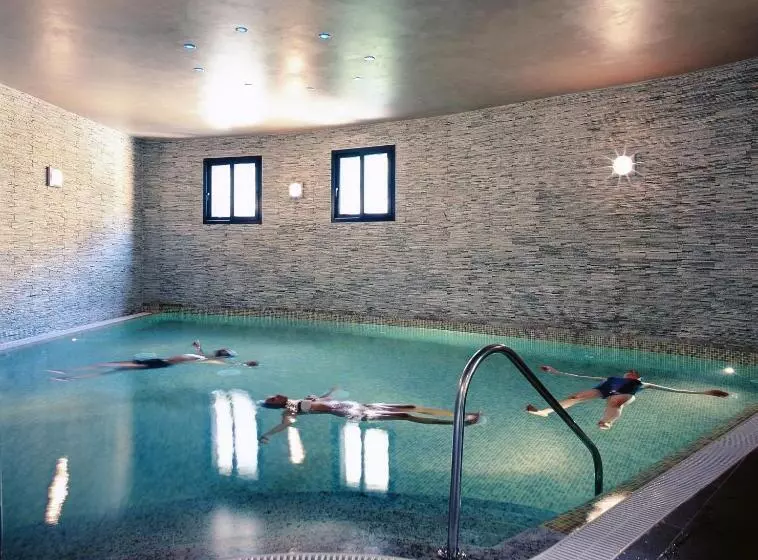 Balneario De Archena   León