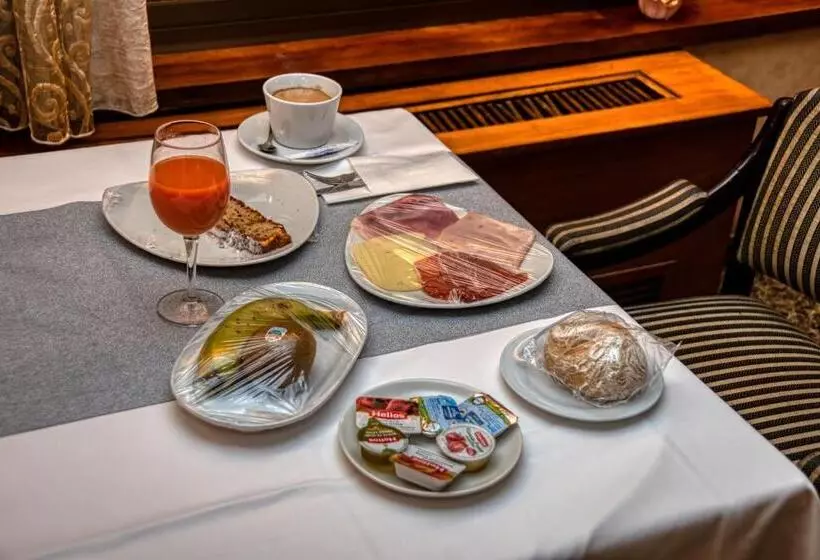 Fotos del hotel Castilla Vieja:  16