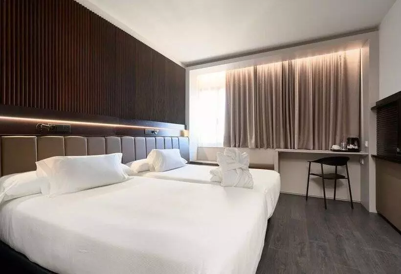 Fotos del hotel Bécquer:  6