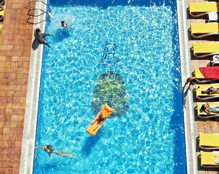 Fotos del hotel Copacabana:  9